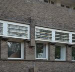 Zeer brede bovenlichten met glas in lood.
<br/>
Richard Keijzer, 2014-09-07